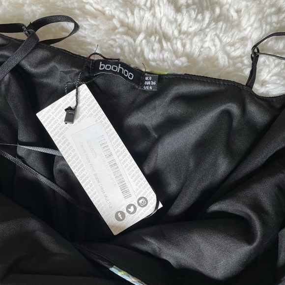 Boohoo Floral Flare Dress - Picture 2 of 2